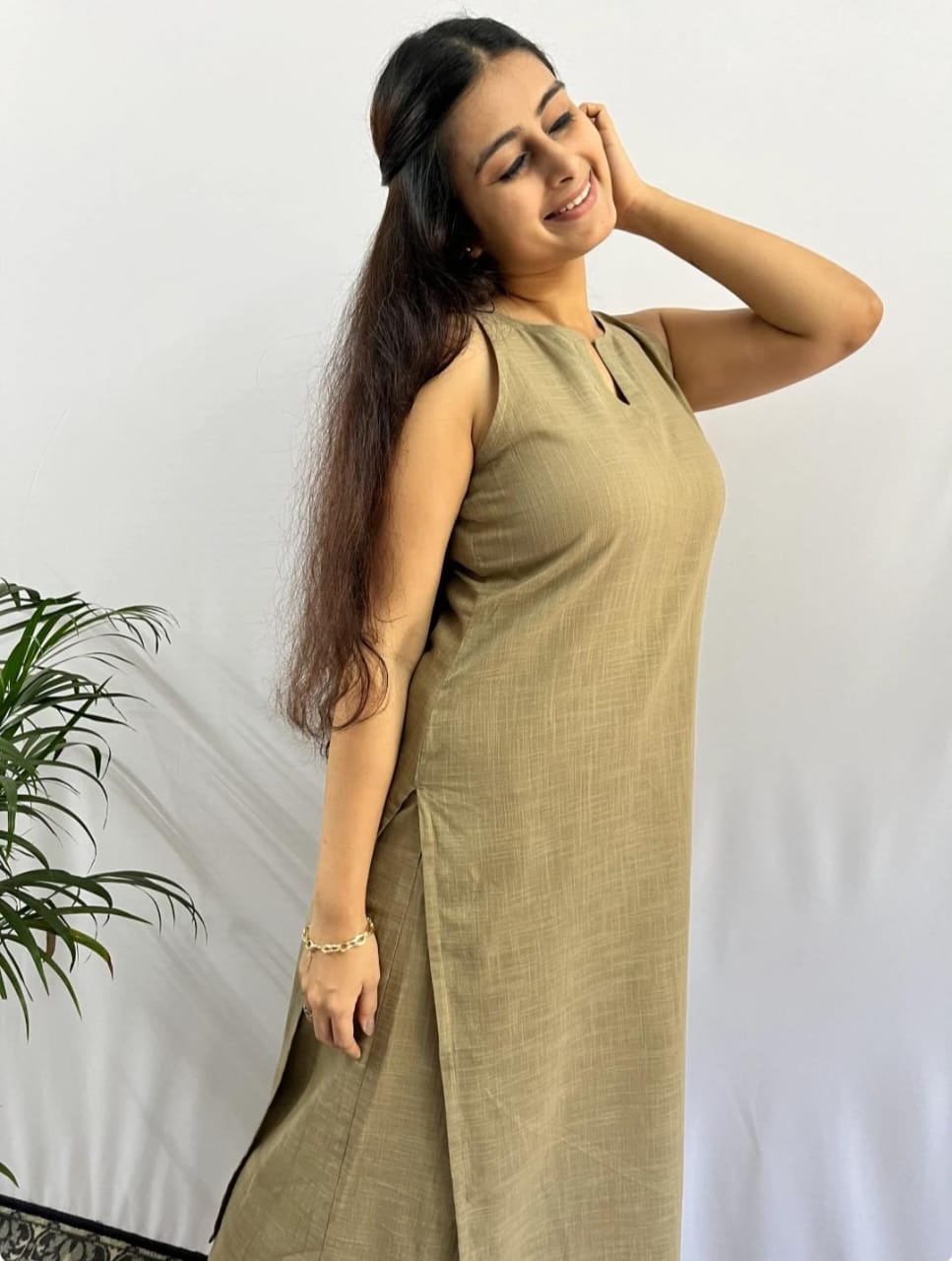 Olive Green Notch Neck Kurta Set for Women