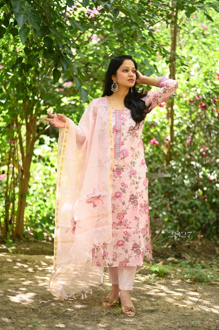 Elegant Kurti with Graceful Pink Netted Dupatta