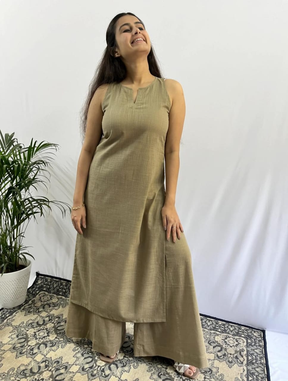 Olive Green Notch Neck Kurta Set for Women